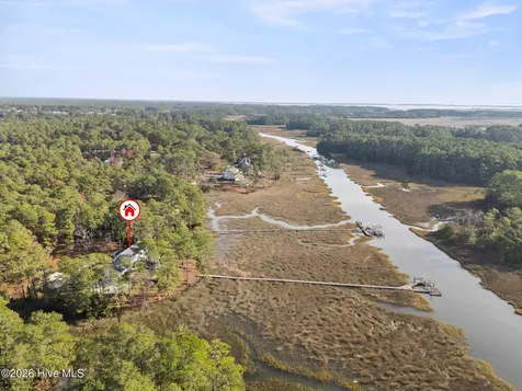 6465 Walden Pond Lane Southport NC 28461