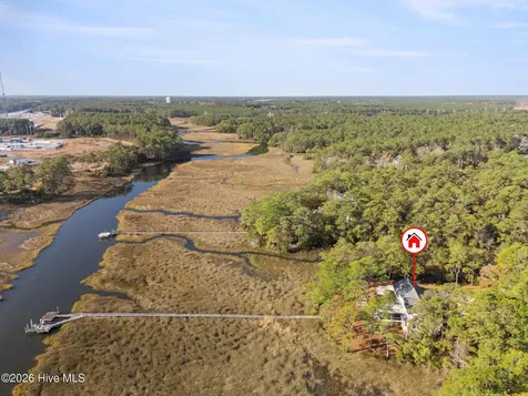 6465 Walden Pond Lane Southport NC 28461