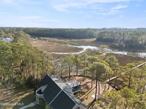 6465 Walden Pond Lane Southport NC 28461