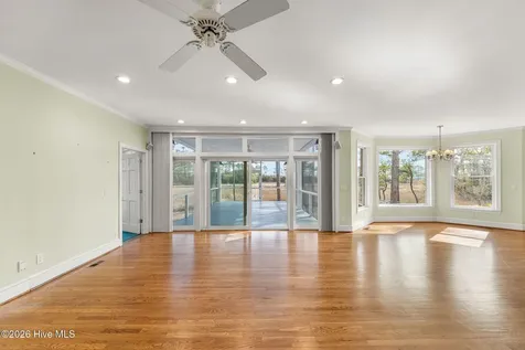 6465 Walden Pond Lane Southport NC 28461