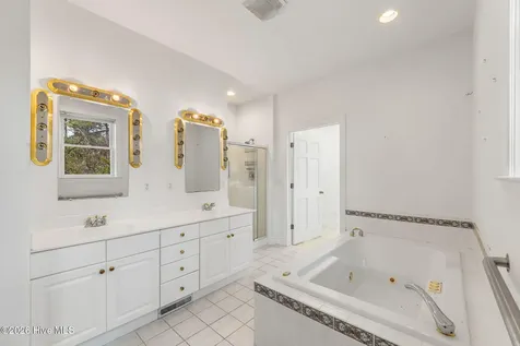 6465 Walden Pond Lane Southport NC 28461