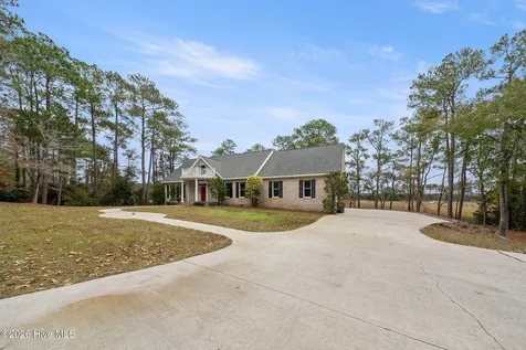 6465 Walden Pond Lane Southport NC 28461