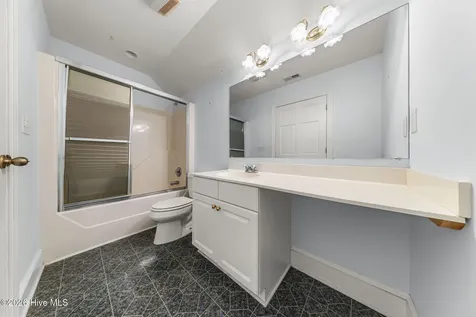 6465 Walden Pond Lane Southport NC 28461