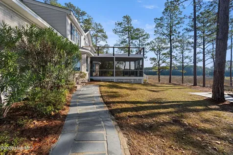 6465 Walden Pond Lane Southport NC 28461