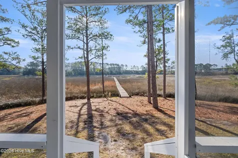 6465 Walden Pond Lane Southport NC 28461