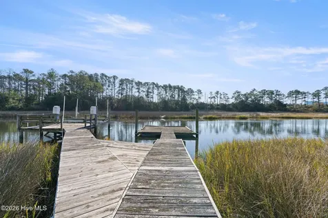 6465 Walden Pond Lane Southport NC 28461