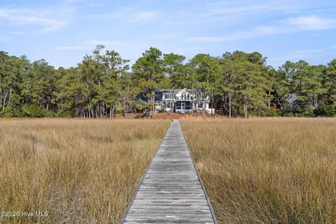 6465 Walden Pond Lane Southport NC 28461