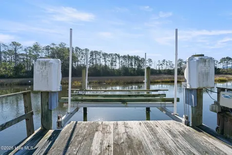 6465 Walden Pond Lane Southport NC 28461