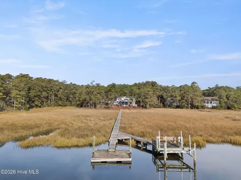 6465 Walden Pond Lane Southport NC 28461