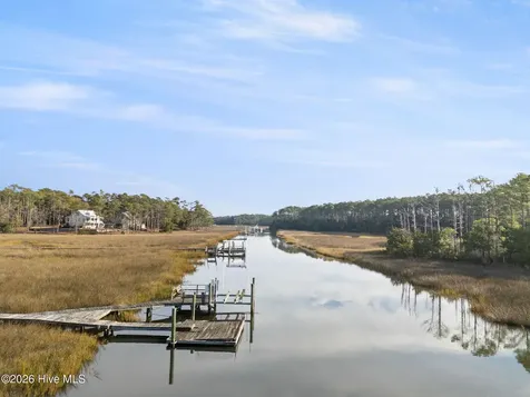 6465 Walden Pond Lane Southport NC 28461