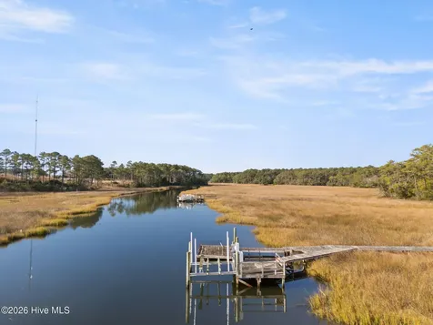 6465 Walden Pond Lane Southport NC 28461