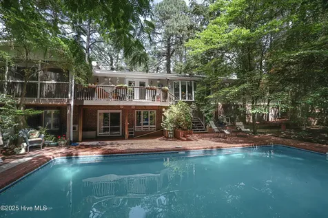 1 Collett Lane Pinehurst NC 28374