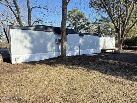 113 N Academy Street Magnolia NC 28453