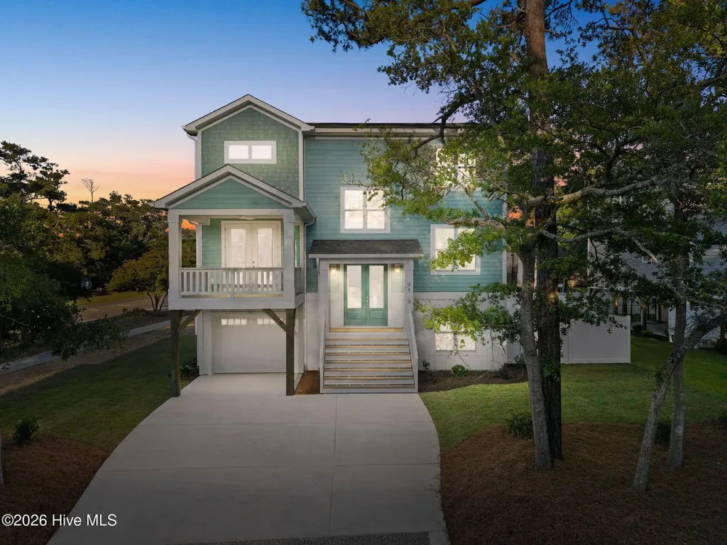 98 SE 43rd Street Oak Island NC 28465
