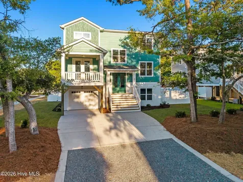 98 SE 43rd Street Oak Island NC 28465