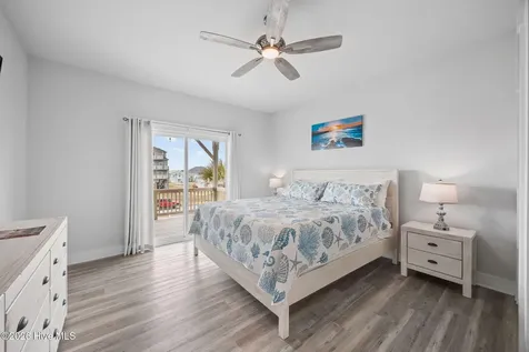 8020 8th Street Surf City NC 28445