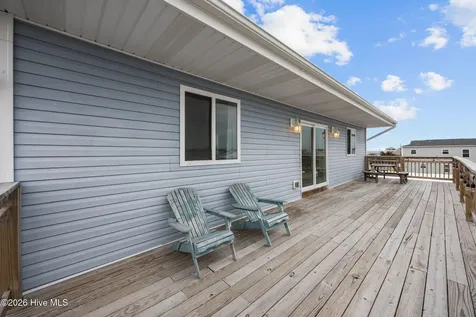 8020 8th Street Surf City NC 28445