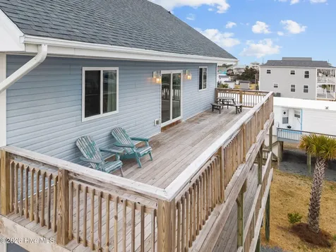 8020 8th Street Surf City NC 28445