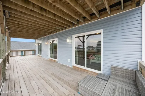 8020 8th Street Surf City NC 28445