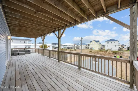 8020 8th Street Surf City NC 28445
