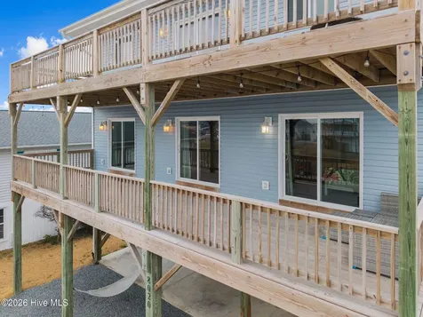 8020 8th Street Surf City NC 28445