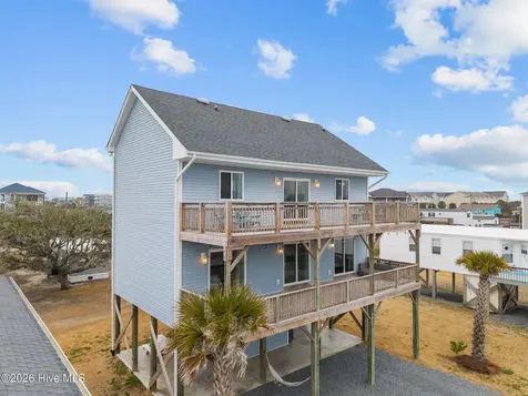 8020 8th Street Surf City NC 28445