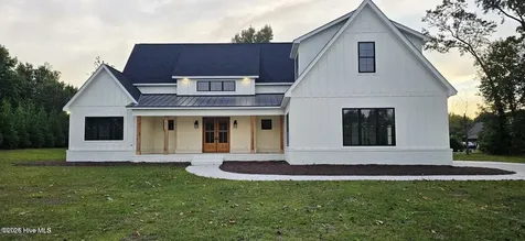 2827 Landing Circle Grimesland NC 27837