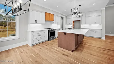 2827 Landing Circle Grimesland NC 27837