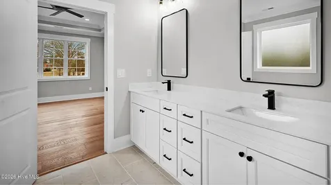 2827 Landing Circle Grimesland NC 27837