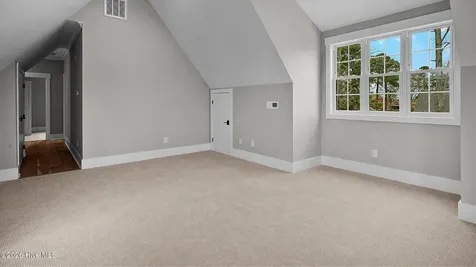 2827 Landing Circle Grimesland NC 27837
