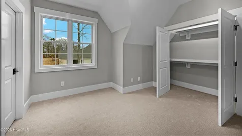 2827 Landing Circle Grimesland NC 27837