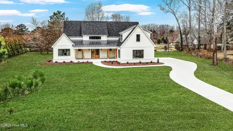 2827 Landing Circle Grimesland NC 27837