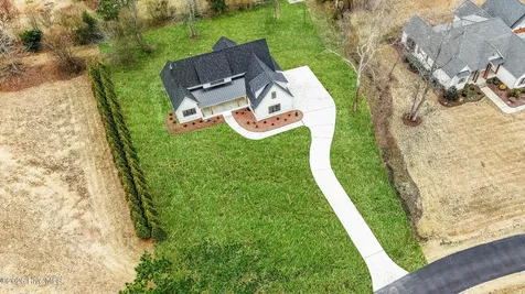 2827 Landing Circle Grimesland NC 27837