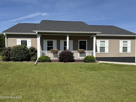 836 Queens Creek Road Hubert NC 28539