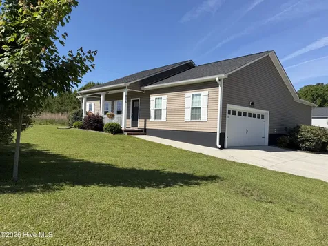 836 Queens Creek Road Hubert NC 28539