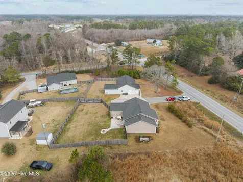 836 Queens Creek Road Hubert NC 28539