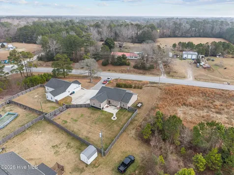 836 Queens Creek Road Hubert NC 28539