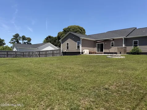 836 Queens Creek Road Hubert NC 28539