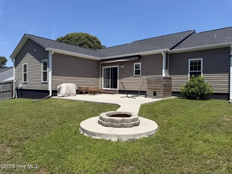 836 Queens Creek Road Hubert NC 28539