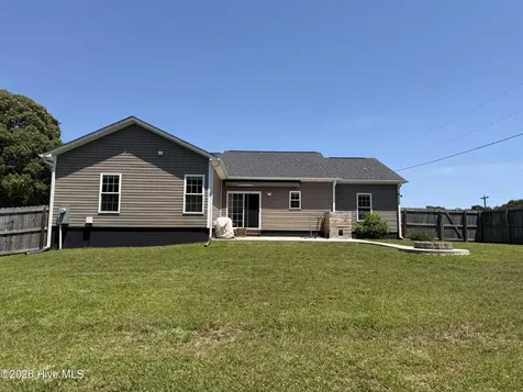 836 Queens Creek Road Hubert NC 28539