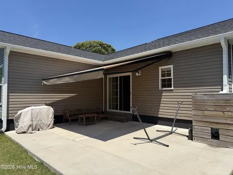 836 Queens Creek Road Hubert NC 28539