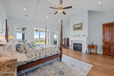 76 Soundside Drive Oriental NC 28571
