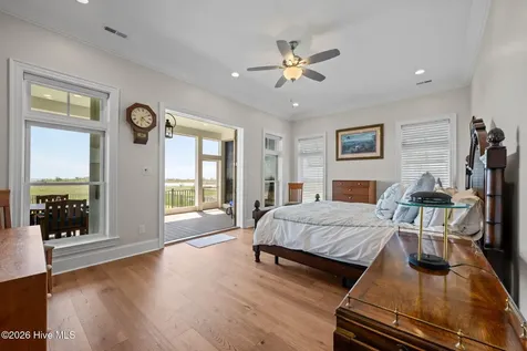 76 Soundside Drive Oriental NC 28571