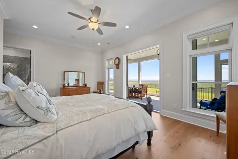 76 Soundside Drive Oriental NC 28571
