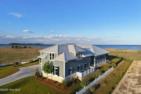 76 Soundside Drive Oriental NC 28571
