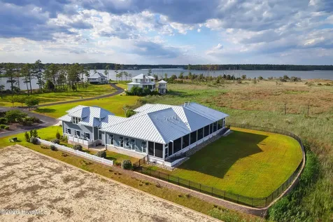 76 Soundside Drive Oriental NC 28571