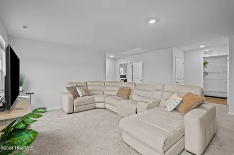 402 Folkstone Road Holly Ridge NC 28445