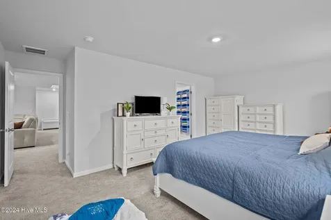 402 Folkstone Road Holly Ridge NC 28445
