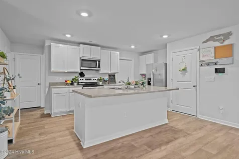 402 Folkstone Road Holly Ridge NC 28445