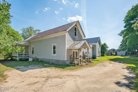 295 Henry Dunn Pickett Road Beulaville NC 28518